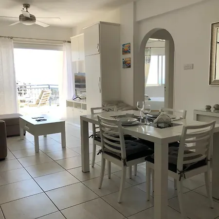 Апартаменти Kings Palace - Modern Penthouse With Incredible Sea Views Пафос