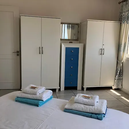 Апартаменти Kings Palace - Modern Penthouse With Incredible Sea Views Пафос